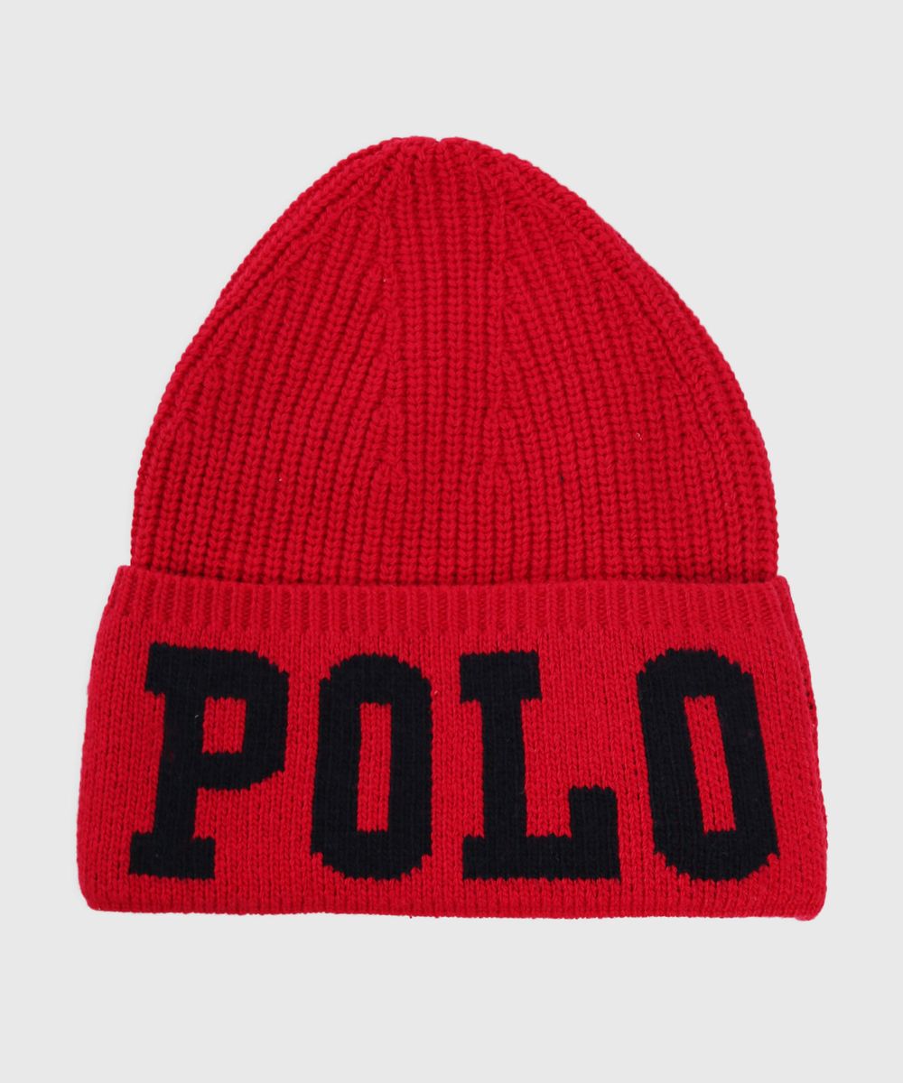 Красная шапка с логотипом