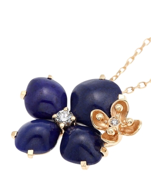 Hortensia Eden boyunbağısı