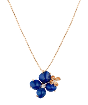 Hortensia Eden boyunbağısı