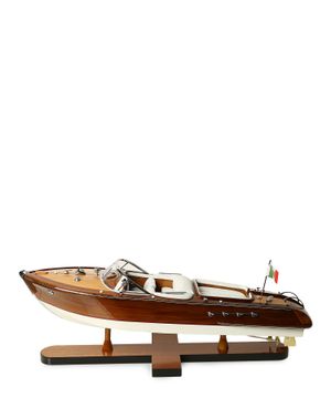 ''Aquarama'' model boat