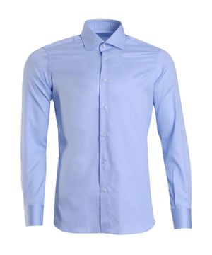 Голубая рубашка с длинными рукавами