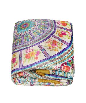Multicolor bed cover with flower print