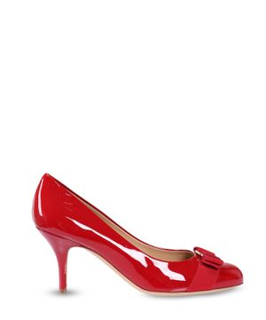 Red leather pumps with bow detail