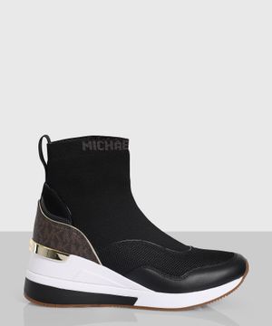 Mesh-trim sneakers in black 