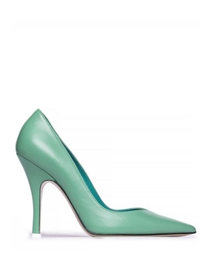 Leather pumps