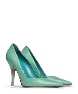 Leather pumps