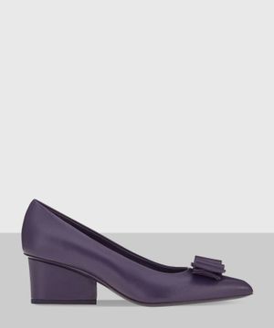 Bow detail pumps in purple