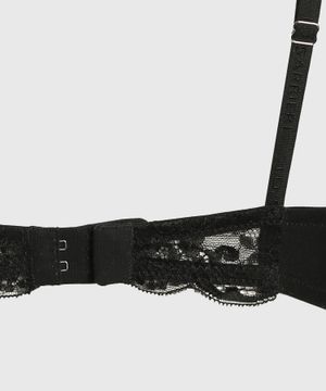 Lace trim bra in black 