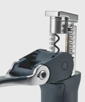 Compact lever corkscrew