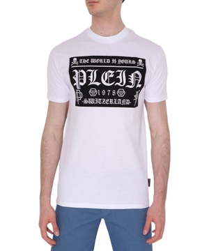Ağ rəngli loqo printli t-shirt