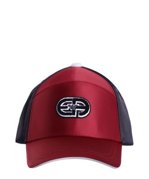 Logo embroidery detail cap