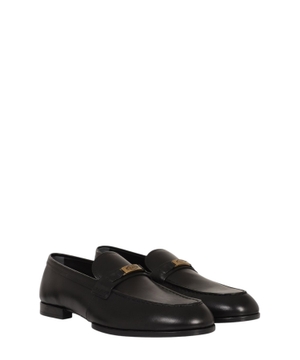 Logo-plaque leather loafers