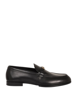 Logo-plaque leather loafers
