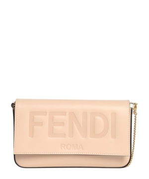 Logo detail clutch