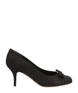Pumps with bow detail