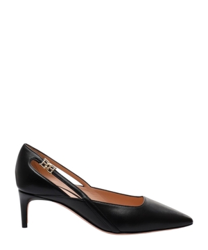 Elsa logo detail pumps
