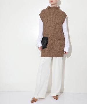 High-neck knitted vest