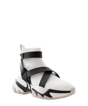Nick strap details sneakers