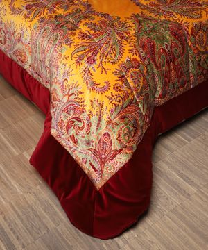 Patterned bed cover