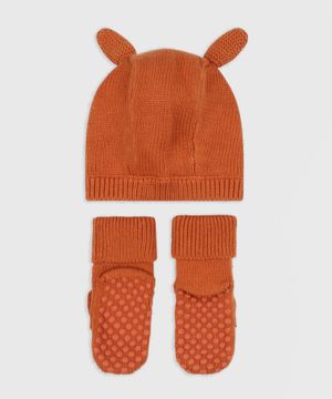 Knitted hat and socks set