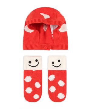 Knitted socks and hat