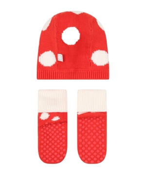 Knitted socks and hat