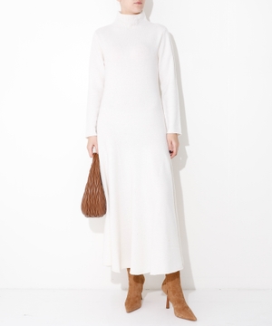 A-line long-sleeves dress