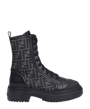Logo print boots