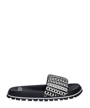 The Monogram səndəl