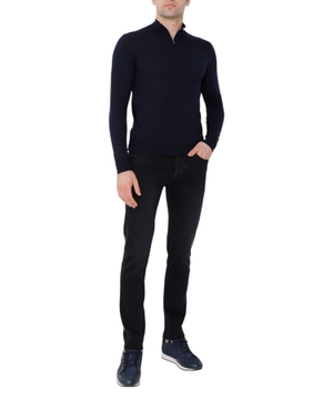 Zip fastening sweater