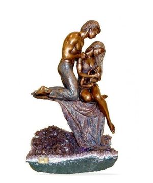 Family figure decorated with amethyst