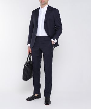 Two button fastening straight fit suit