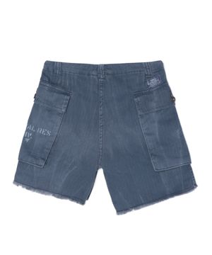 With side pockets shorts