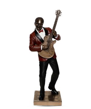 Статуя гитариста
