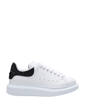 Beads trim sneakers