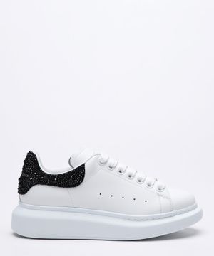 Beads trim sneakers