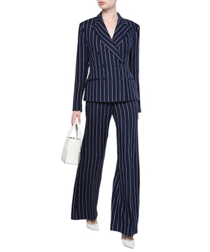 Long sleeve blazer with button fastening