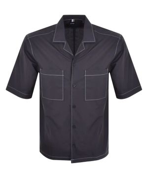 Short sleeve shirt with patch pockets