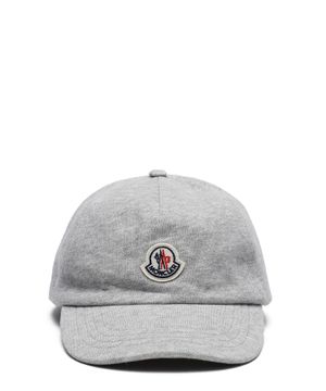 Logo detail cap