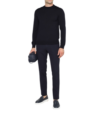 Round neck long sleeve sweater