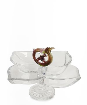 Serving dish with flowers