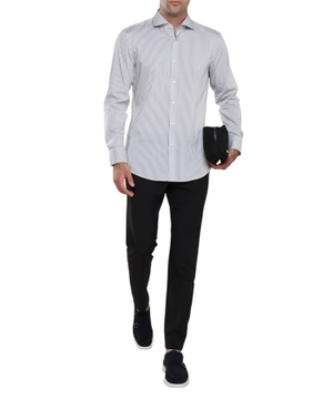 Long sleeve shirt with classic collar