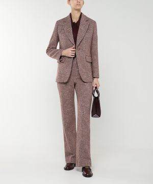 Long sleeve blazer with button fastening