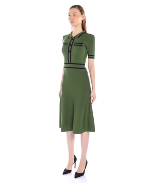 Short sleeve dress with classic collar