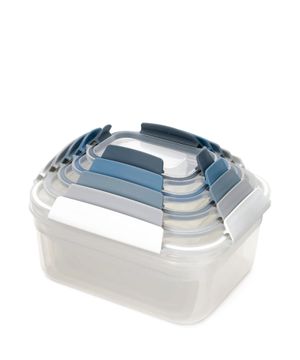 Set of food containers
