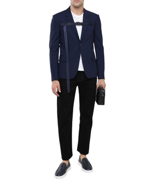 Buckled single-breasted blazer