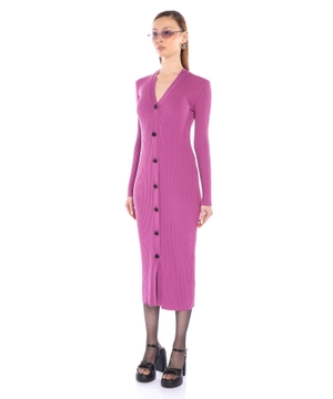 Long sleeve dress with button closure