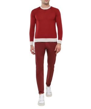 Round neck jumper with long sleeves