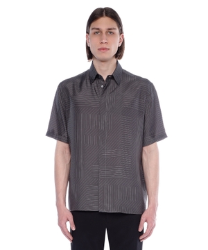 Short sleeve shirt with classic collar