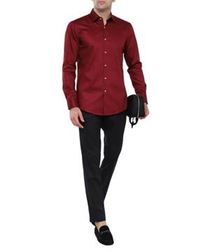 Long sleeve shirt with classic collar